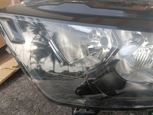 ecosport-smoked-headlight-big-1