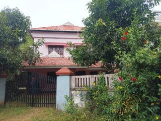 House for sale in Shornur