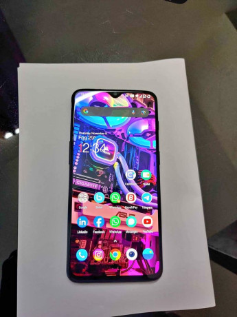 oneplus-6t-looks-new-condition-big-0