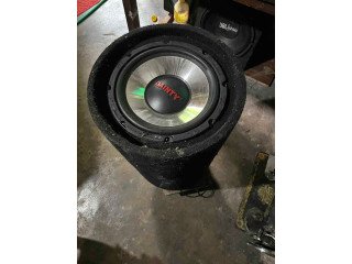 Dainty sub woofer with inbult amplifier