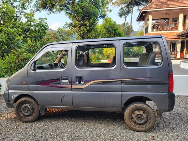 maruthi-suzuki-eeco-2010-model-big-1