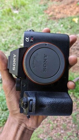 sony-a7rii-sony-fe-24-105-mm-e-mount-lens-big-1
