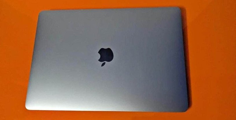 apple-macbook-air-m1-2020-big-0