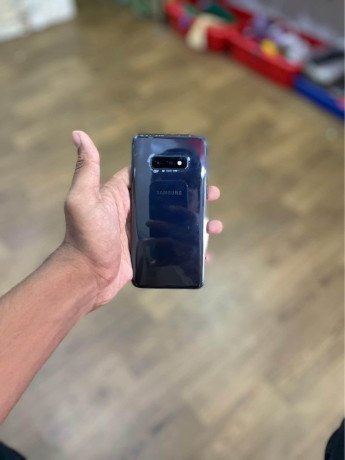 sale-samsung-s10e-big-1