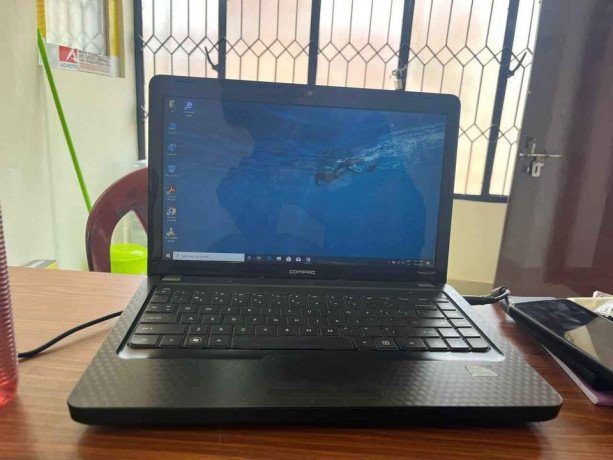 compaq-laptop-for-sale-big-1