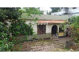 7 cent plot with house for sale