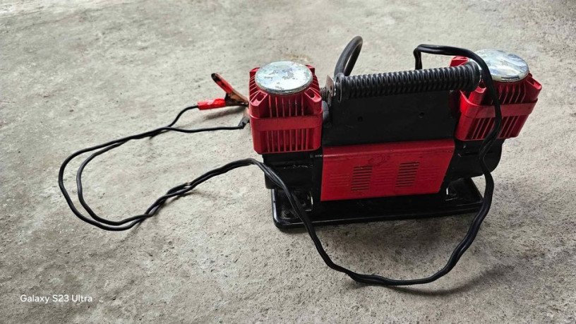 battery-power-150-psi-car-air-compressor-big-1