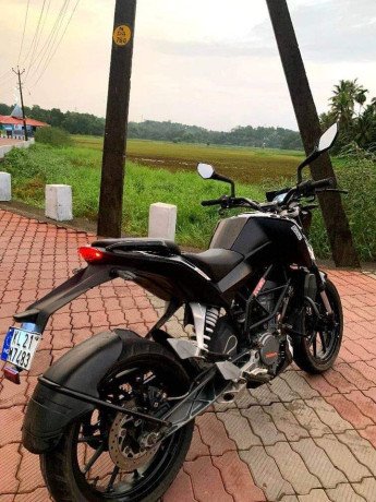 ktm-duke-200-big-1