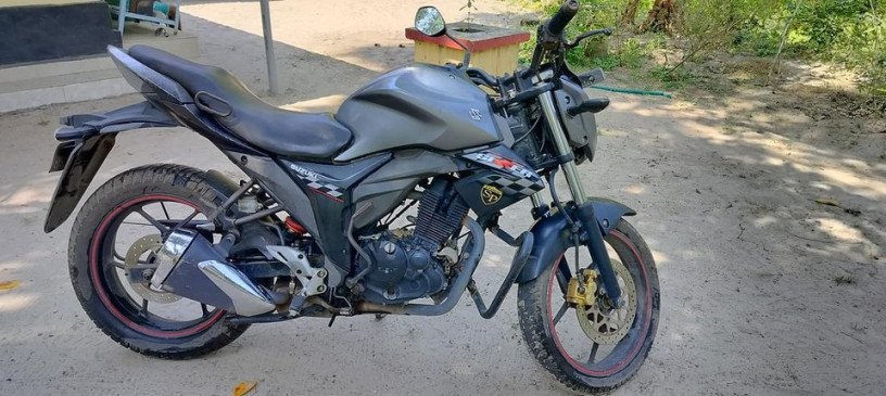 suzuki-gixxer-special-edition-big-1