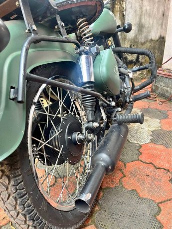 royal-enfield-standard-big-0