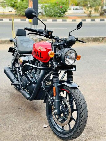 royal-enfield-hunter-rebel-red-2023-big-0