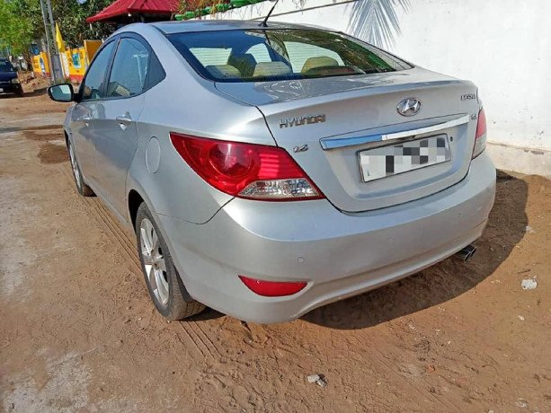 2013-hyundai-verna-big-0