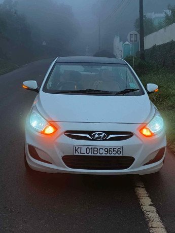 hyundai-verna-fluidic-2011-big-1