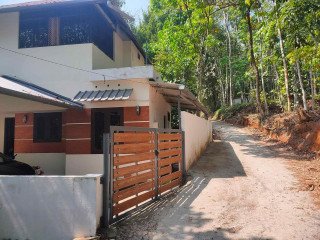 House for sale in Meenachil
