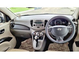 2013 Hyundai i10 Automatic CVT Sportz