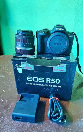 canon-eos-r50-big-0