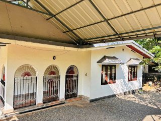 House for sale in Changanasseri