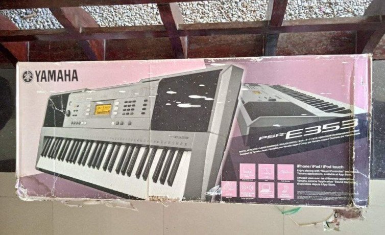 excellent-condition-yamaha-psr-e353-keyboard-for-sale-big-2
