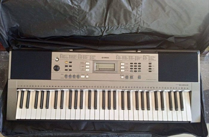 excellent-condition-yamaha-psr-e353-keyboard-for-sale-big-1