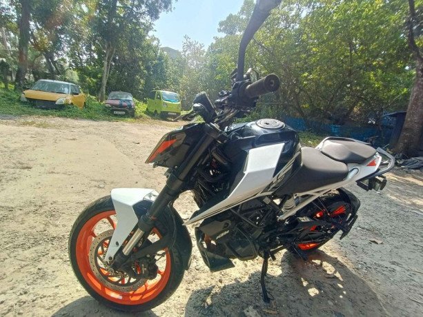 ktm-200-big-1