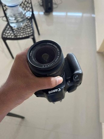 canon-1300d-with-kit-lens-big-1