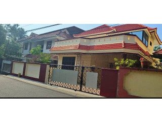 Semi furnished single house for rent at palarivattam