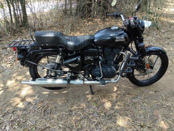 royal-enfield-bullet-350-dark-dual-abs-big-1