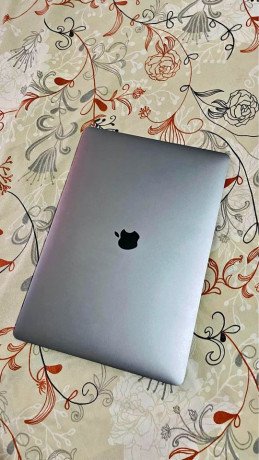 macbook-pro-i9-big-0